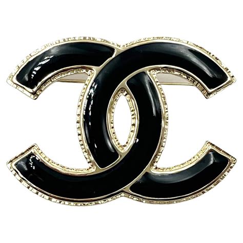 brosse chanel|Chanel brooches.